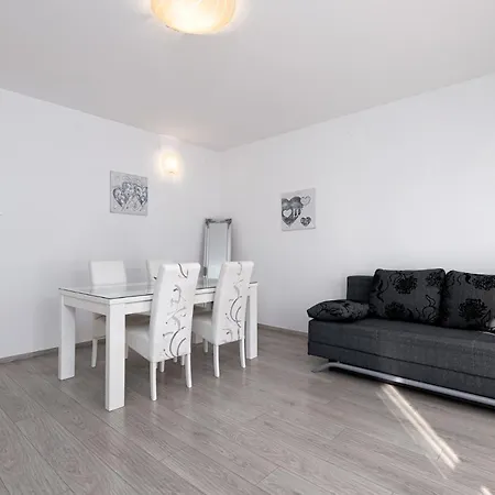 Mima Apartment *